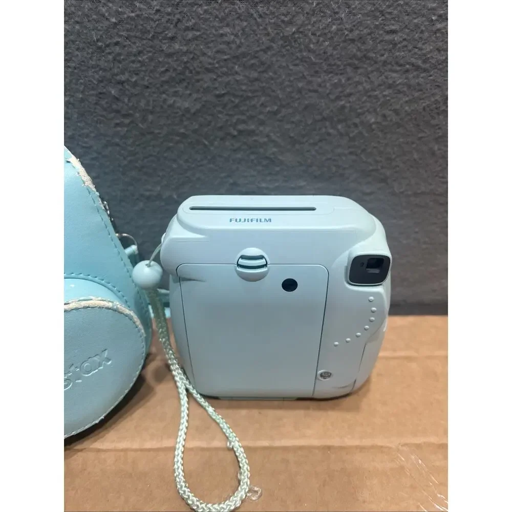 Fujifilm Instax Mini 8 Instant Film Camera Ice Blue Camera With Case READ